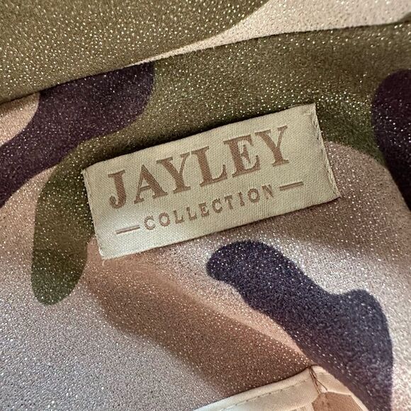 Jayley Camouflage Metallic Shimmer
Faux Suede Trench one size - Picture 15 of 16
